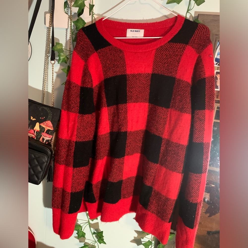 Old navy women’s large checkered sweater
